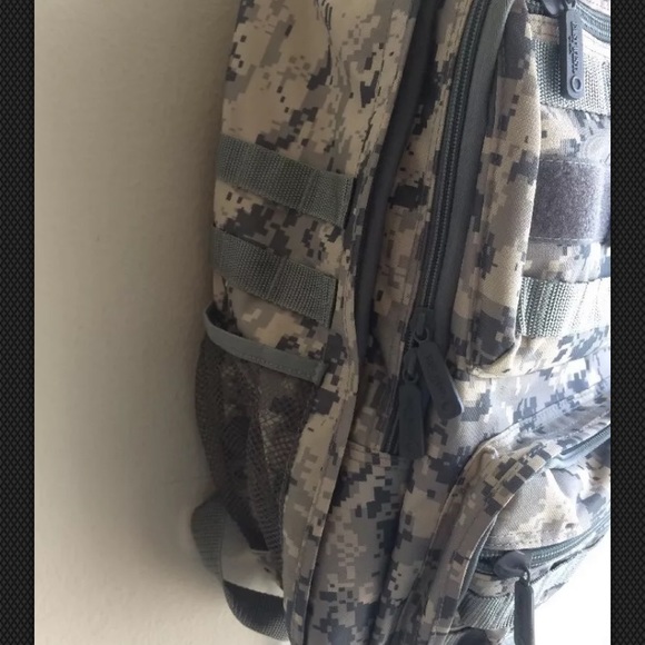 EAST WEST USA ACU Tactical/Hiking Backpack - Picture 4 of 8